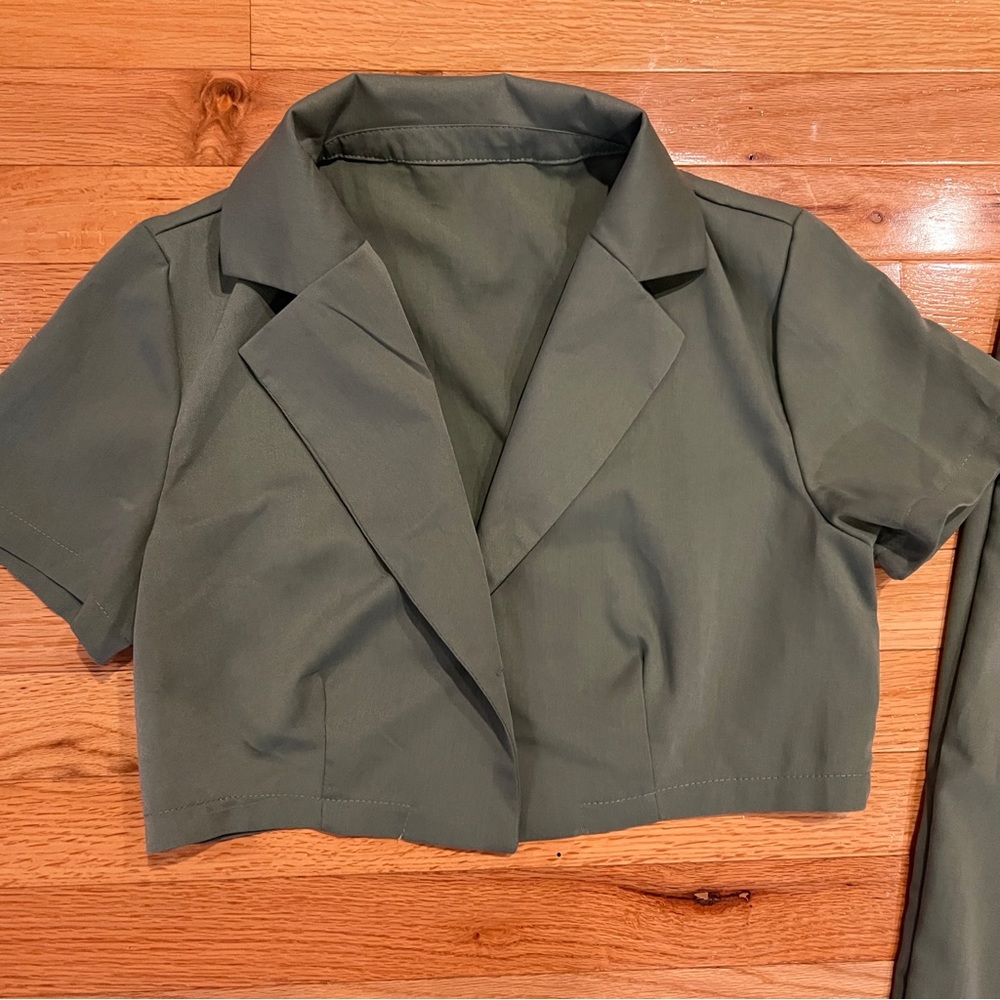 Shein Two Piece Work Set Blazer and Capris Teal Size Medium